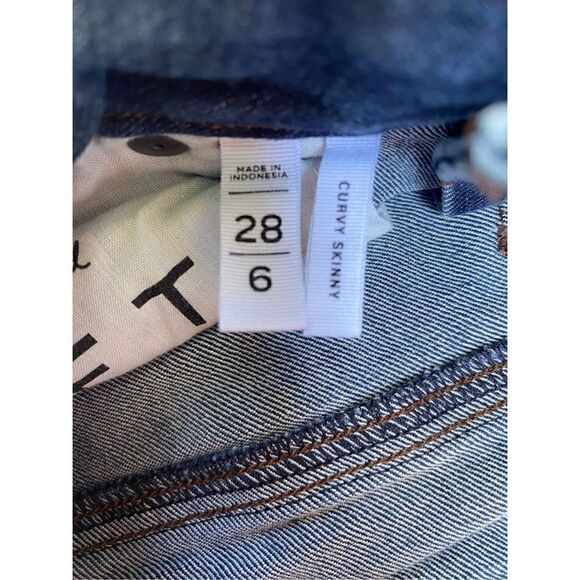 Ann Taylor Loft SZ 6/28 Woman’s Dark Wash Curvy Skinny Denim Jeans - Picture 6 of 13